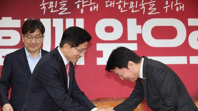 윤곽 보이는 국민의힘 전당대회, 찬탄 vs 반탄 '뚜렷'