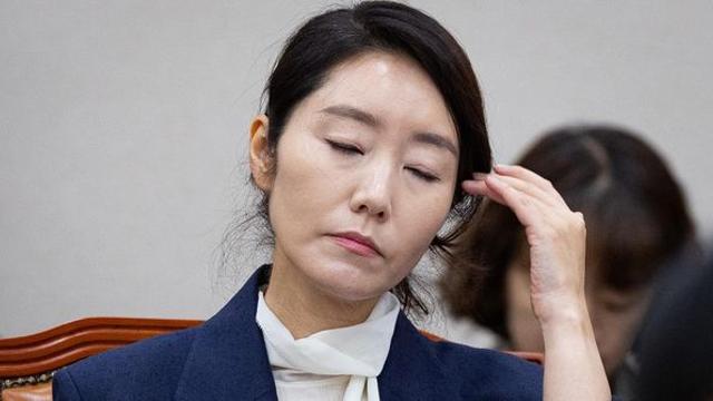 강선우, 장관 임명도 안됐는데…여가부서 업무보고 받았다