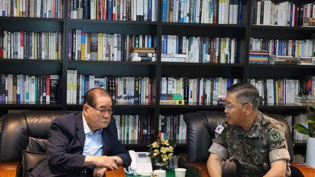 육사 교장, 광복회 '사과' 방문…