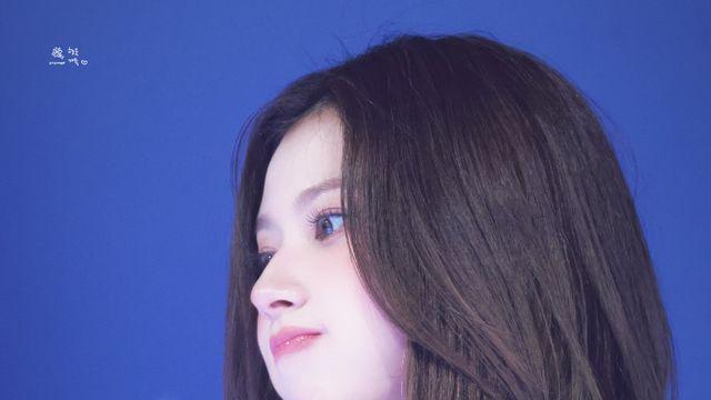 와 트와이스 사나는 무슨 이딴각도로 찍혀도 이쁘네