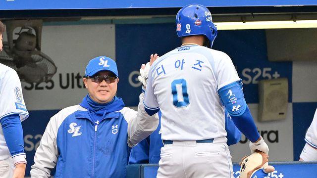 3실책에도 선수들 격려한 박진만 감독…
