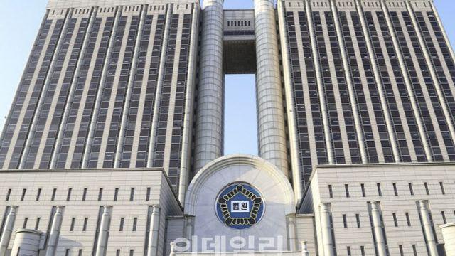 '법정 피습사건' 50대 남성, 2심도 징역 5년 실형