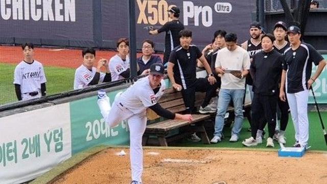 kt 새 외국인 투수 패트릭, 첫 선발 경기 4이닝 1실점