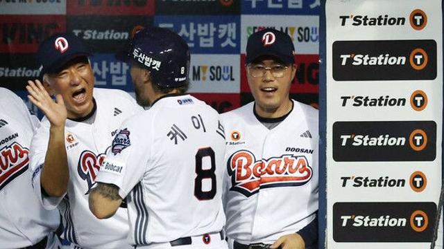 '한화 11연승 저지' 두산 조성환 감독대행 