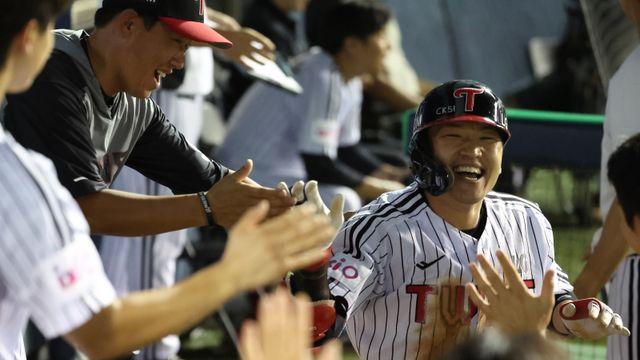 어제는 극적인 3점포, 오늘은 선제 솔로홈런...LG 박해민입니다 [IS 광주]