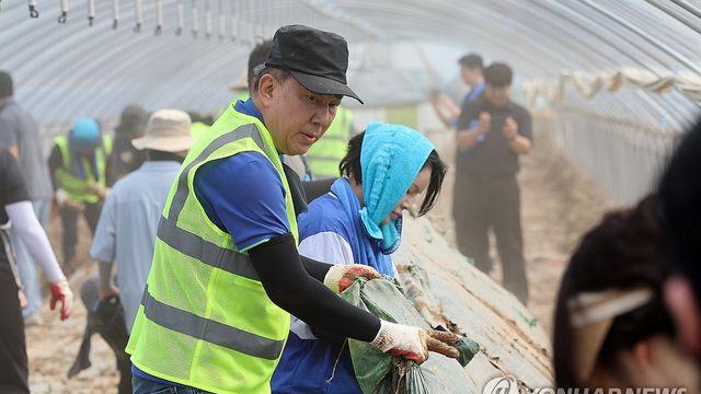 與, 경기 가평 수해 현장서 지원활동…정청래·박찬대도 참석