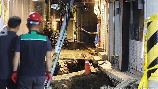 동대문구 공사장 인근 2ｍ 지반침하…건물 갇힌 1명 구조(종합)