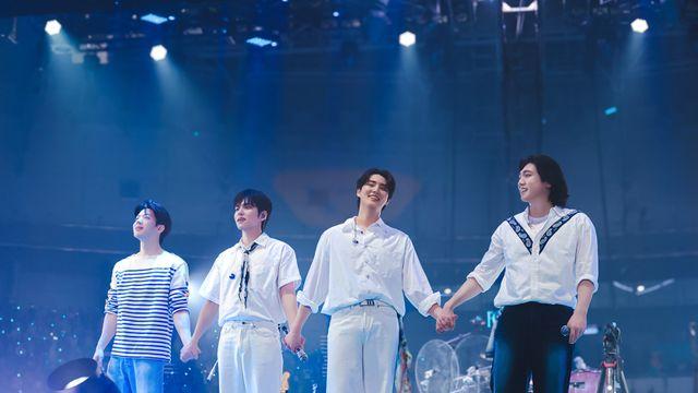 데이식스 측, 과도한 본인 확인 인정… 사과 후 환불 조치 [왓IS]