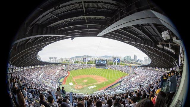 [잠실 SD 라이브] ‘연이틀 2만3750석 꽉 채웠다’ 23일 잠실 한화-두산전 전석 매진