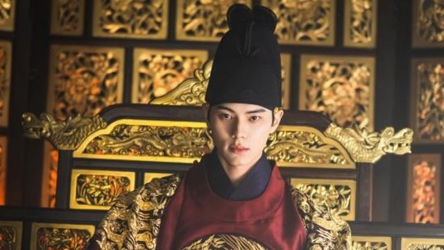 이채민, 폭군 이헌의 서늘한 카리스마 (폭군의 셰프)