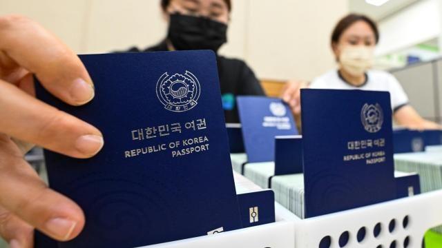 ビザなしで190カ国行く… 韓国パスポートパワー、世界2位