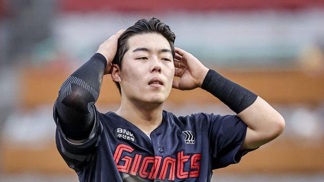 '7월 팀 타율 0.225' 롯데, 손호영·고승민 조기 콜업...전민재·박찬형·정훈 2군행 [IS 고척]