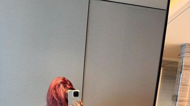 있지 유나, 상의는 루즈하게 하의는 강렬하게! 따라 하고 싶은 ‘꾸안꾸’ 패션의 새로운 공식