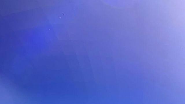 '원조 리듬체조 요정' 신수지, 복근이랑 배경이랑 경쟁 중… 스트라이프 크롭탑으로 완성한 여름 휴양지룩 교과서