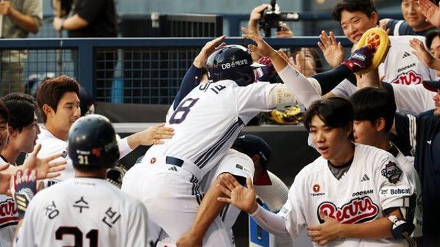 '5홈런 폭발' 두산, 한화 11연승 저지…13-2 대승
