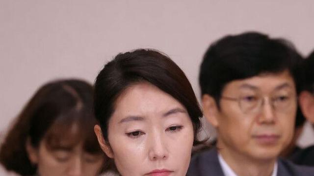 與, 자진 사퇴 강선우에