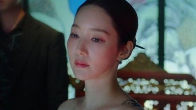 박민영, 살짝 벗으니 보이는 문신…화려한 사기극 (컨피던스맨 KR)