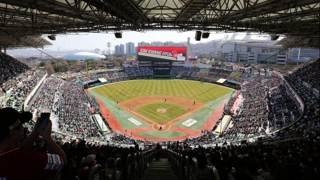 최단 기간 800만 돌파, 좌석 점유율 83.6%, 시즌 221번째 매진…역대급 관중 ‘훈풍’