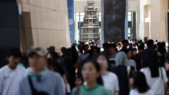 순식간에 품절됐다… 요즘 국립중앙박물관이 '핫플'로 떠오른 이유