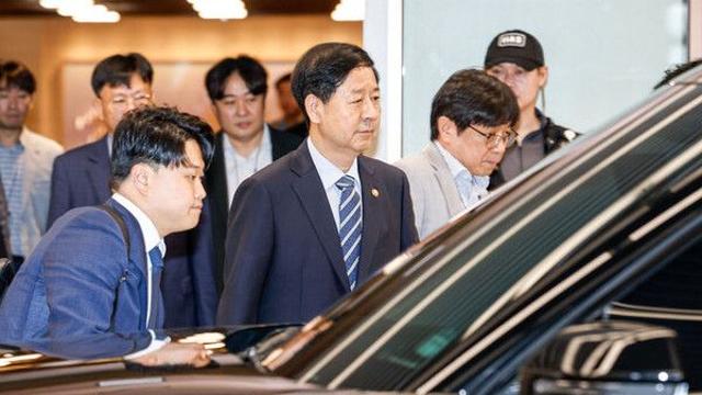 공항에서 발 돌린 부총리, 설명 없는 미국…한미 관계 이상기류?