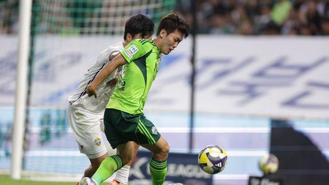 “유럽에서 무조건 통해!” 포옛의 극찬 받은 ‘특급 재능’ 강상윤, 녹색군단과 재계약 논의 본격화…전북, “잘 나갈 때 잡는다”