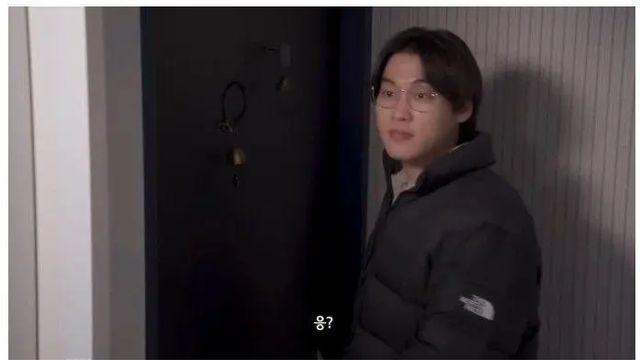 오빠 우리집 비는데 치킨 먹고 갈래?.jpg