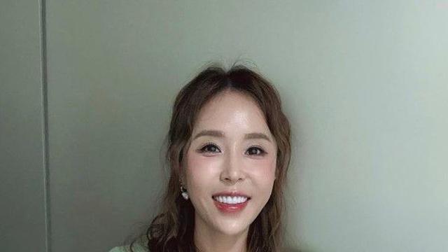 신지, 결혼 앞두고 근황 공개… “오늘도 새벽부터 수고했어”