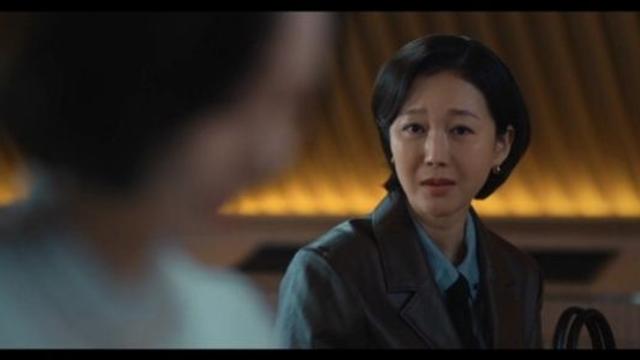 염정아의 섬뜩한 존재감…'아이쇼핑' 1·2회 핵심 장면