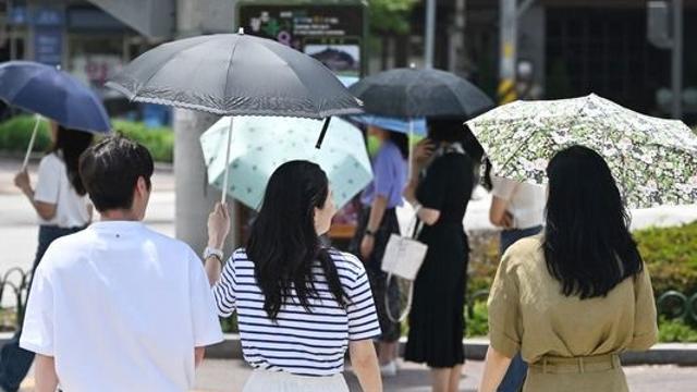 [오늘의 날씨] 낮 최고 36도의 찜통더위···밤에는 열대야까지