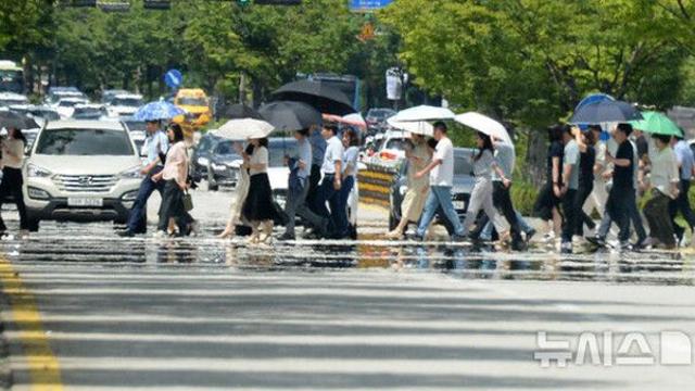 전북 전주 낮 37도 등 불볕더위…온열질환·야외작업 주의