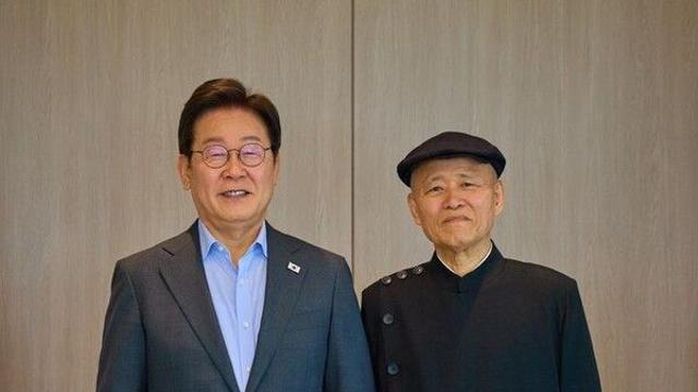 이 대통령, 도올 김용옥 만나 