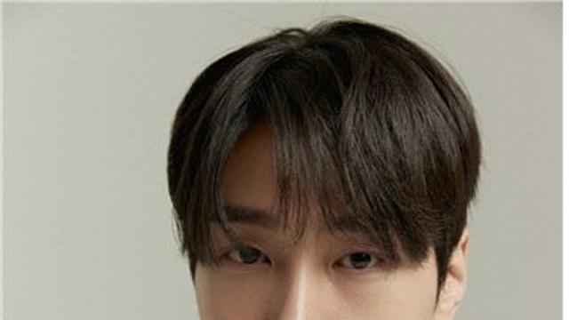 강릉 출신 배우 강유석, 고향팀 강원FC 시축 맡는다