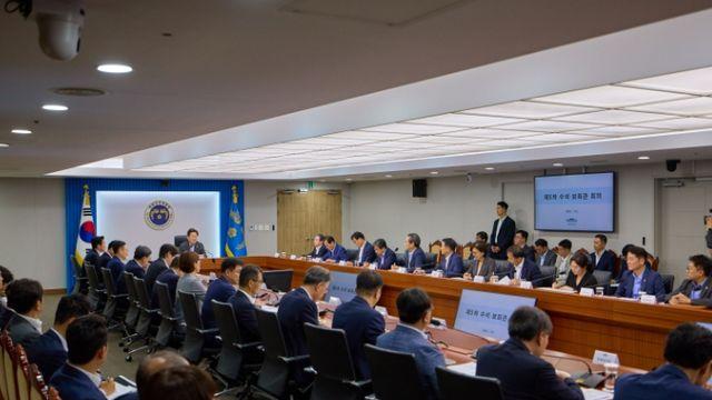 이재명 대통령 “외국인 노동자 등에 폭력·인권 침해 행위, 철저히 대응”