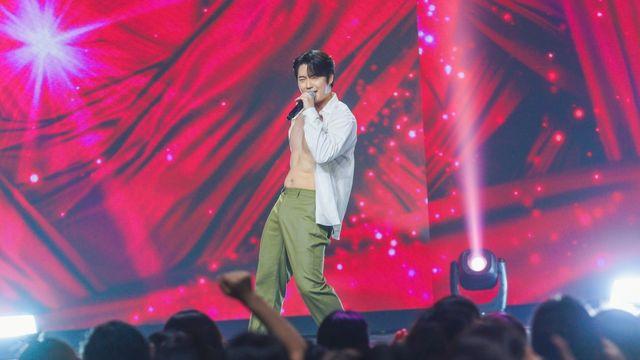 손빈아, 상의 탈의 퍼포먼스에 스튜디오 ‘발칵’ (사콜 세븐)