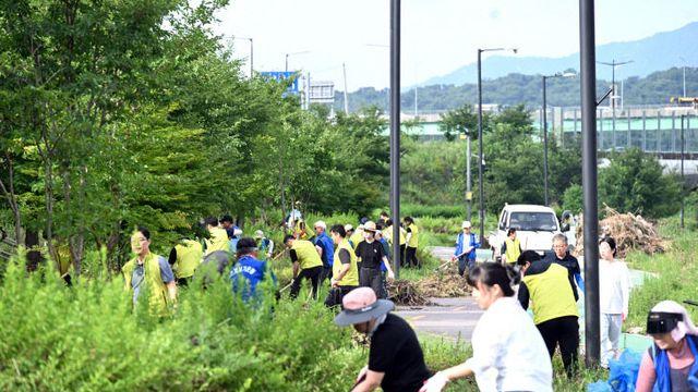 의정부시의회, 집중호우 피해 현장 찾아 수해복구 활동