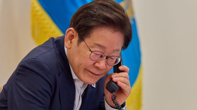 李대통령 지지율 64%…국힘 지지율 17% ‘역대 최저’ [NBS]