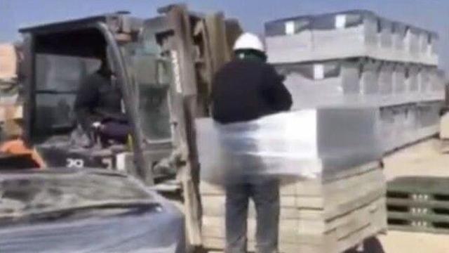 ‘지게차로 외국인 노동자 조롱’…신정훈 “지역구 의원으로서 부끄럽다”