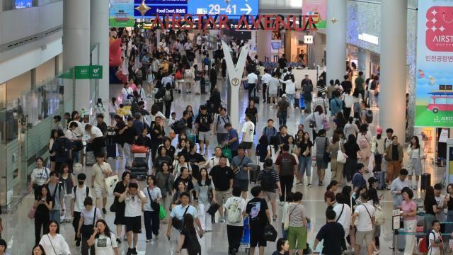 “7末8初”迎度假黄金周 国内高涨出境退潮