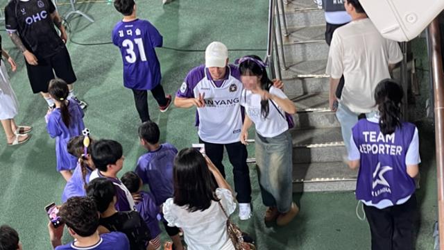 [케현장] 이것이 팬서비스다: 안양 마테우스 편 '하프타임 넘어서도 팬들과 함께'