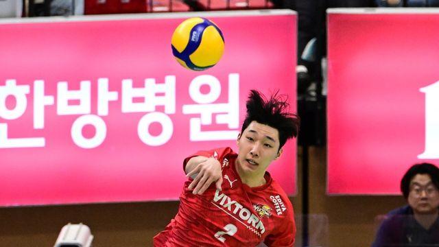 [SD 하동 인터뷰] ‘새 시즌 주전 세터 자리는 내 꺼!’…한국전력 김주영과 배해찬솔의 경쟁은 이미 시작됐다