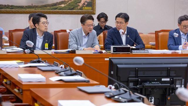 '尹 거부' 양곡관리법, 여야 합의로 농해수위 소위 통과