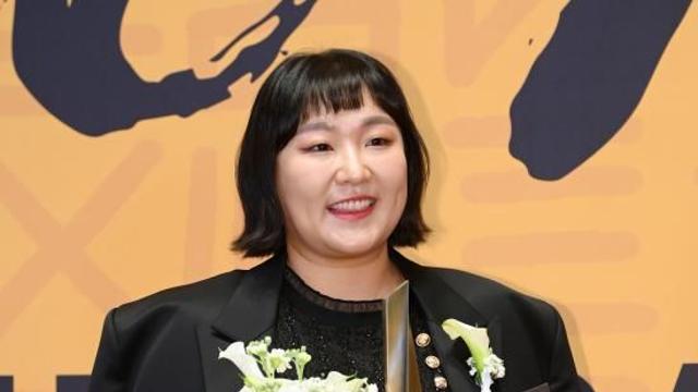 이수지, 우수한 학업 성적→'문화관광부장관상' 공개…학폭 걱정 없는 생활기록부 보니 (한끼합쇼)