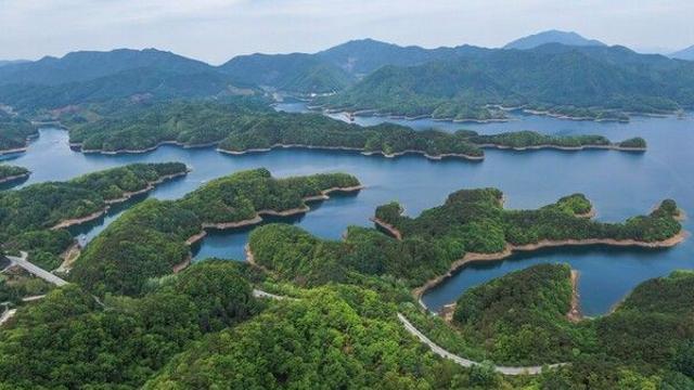 충주 가볼만한곳, 충주호의 낭만과 활옥동굴의 신비로움