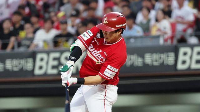 SSG 한유섬, 어깨 통증 탓에 1군 엔트리 제외…김성욱 복귀