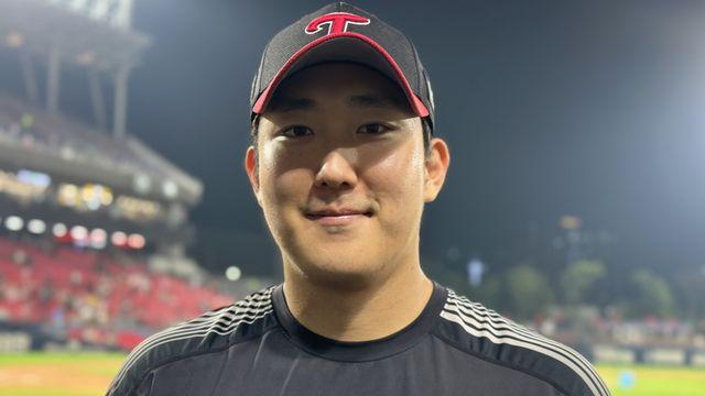 김광삼 코치는 왜 선발 등판일에 손주영에게 동영상을 보냈나 [IS 비하인드]
