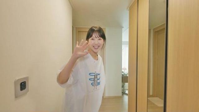 지예은, 독립 하우스 최초 공개…