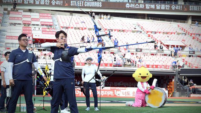 '최강' 한국 양궁, 프로야구 kt 홈구장서 소음 적응훈련