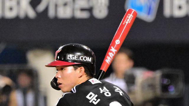 LG 파죽의 5연승! 한화 대항마 입증했다…'잠실 더비' 뒤집기 승리! 9회 문성주 2타점 역전 결승타→단독 2위 수성 [잠실:스코어]