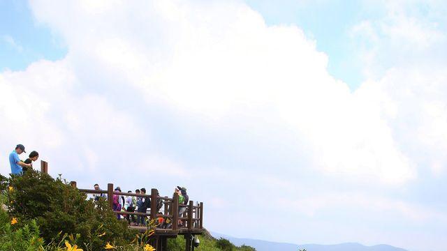 '노고단 일주 도로' 일부구간 통행 제한 ..집중호우로 경사면 유실 탓