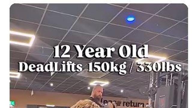 데드리프트 150kg 들어올리는 12살 소년